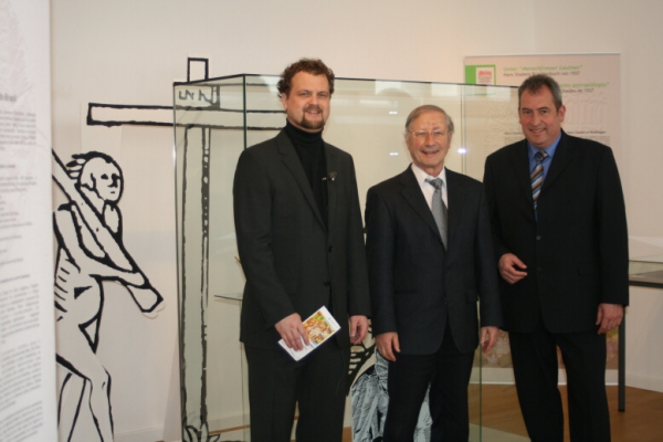 Dr. Sven-Hinrich Siemers (links), Wolfgang Schiffner (Mitte) und Dr. Jürgen Römer (rechts)