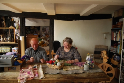 Stefan Euler und Petera Pütz in ihrem Atelier in Balhorn